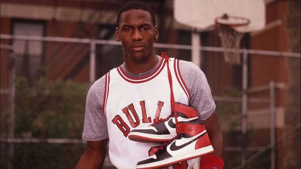 Yönetim Danışmanı |  / AIR JORDAN : Bir NIKE Efsanesi
